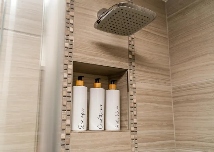 Entire - No. 47 - The Cosy Collection Ltd * York