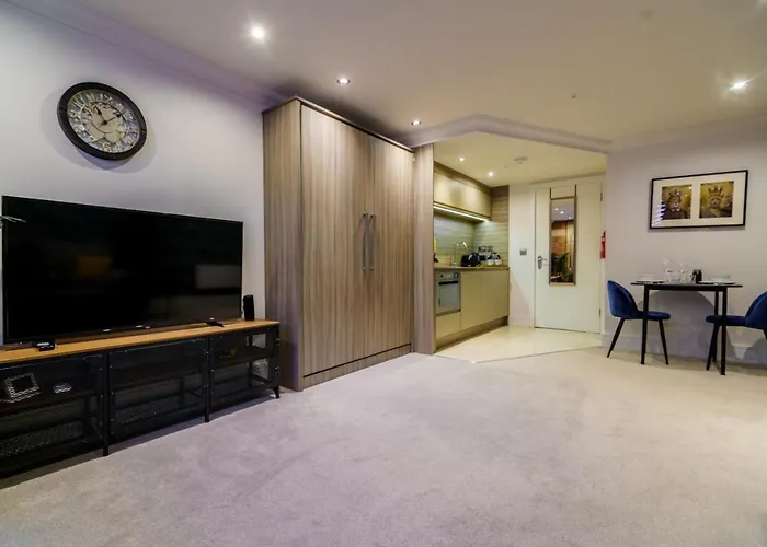 Entire - No. 47 - The Cosy Collection Ltd * York