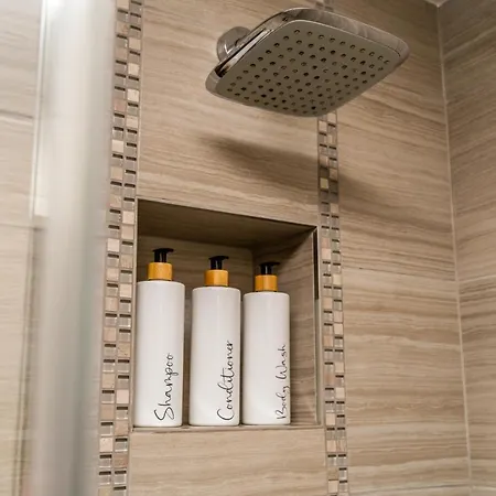 Entire - No. 47 - The Cosy Collection Ltd * York